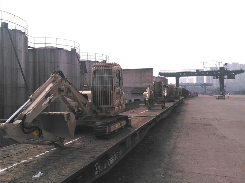 鸿运国际智能SWE80E-G高原型挖掘机正式列装献礼国庆