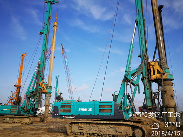 鸿运国际智能携全球领先凿岩装备，，，引爆越南矿业展