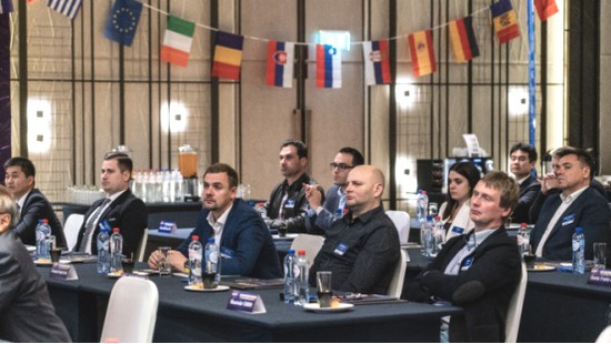 携手同谋未来，，， 鸿运国际智能2018欧洲署理商大会盛大召开