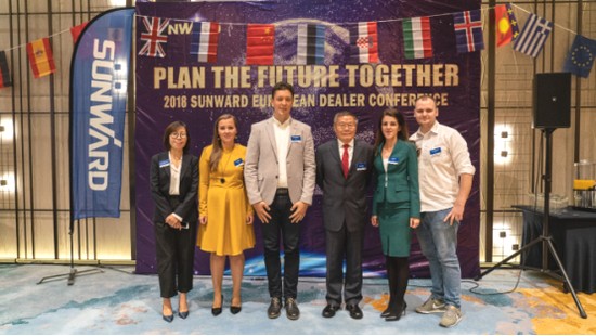 携手同谋未来，，， 鸿运国际智能2018欧洲署理商大会盛大召开