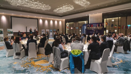 携手同谋未来，，， 鸿运国际智能2018欧洲署理商大会盛大召开