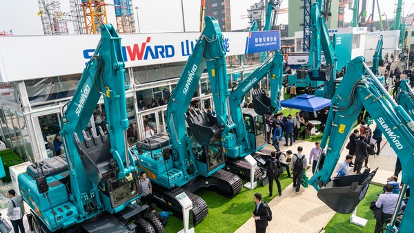 首日签单2.6亿元，，鸿运国际智能立异产品引爆上海宝马展