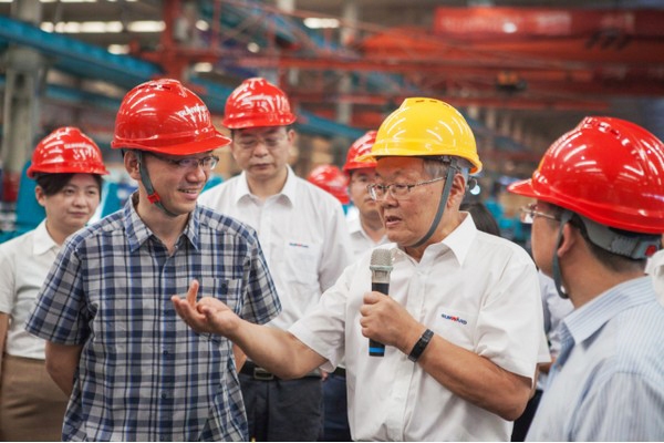 商务部相助司刘民强副司长一行调研鸿运国际智能