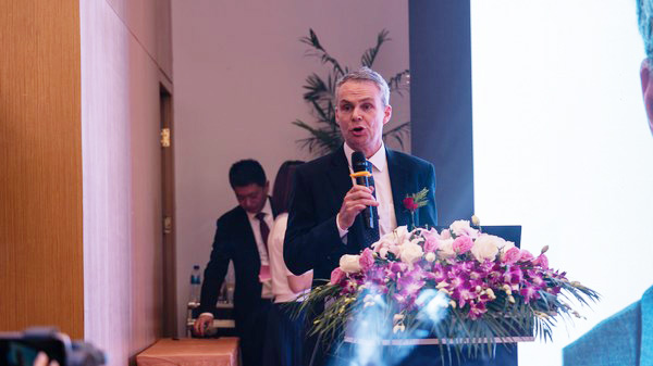 首日签单2.6亿元，，鸿运国际智能立异产品引爆上海宝马展