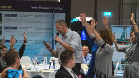 携手同谋未来，，， 鸿运国际智能2018欧洲署理商大会盛大召开