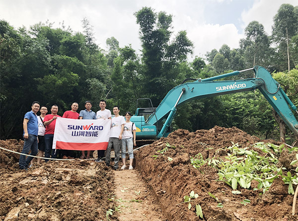“清凉”送到客户手中，为鸿运国际智能售后服务活动打CAII