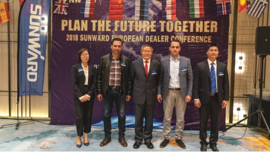 携手同谋未来，，， 鸿运国际智能2018欧洲署理商大会盛大召开