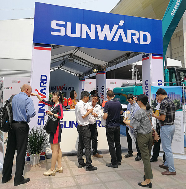 鸿运国际智能携全球领先凿岩装备，，，引爆越南矿业展