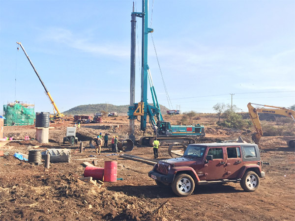 鸿运国际智能入岩神器在东非肯尼亚获赞，人好装备好