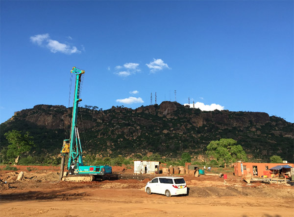 鸿运国际智能入岩神器在东非肯尼亚获赞，人好装备好