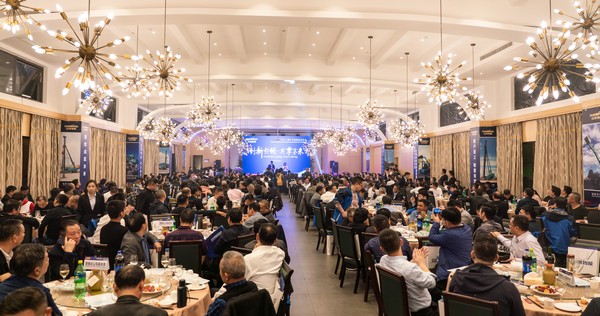 首日签单2.6亿元，，鸿运国际智能立异产品引爆上海宝马展