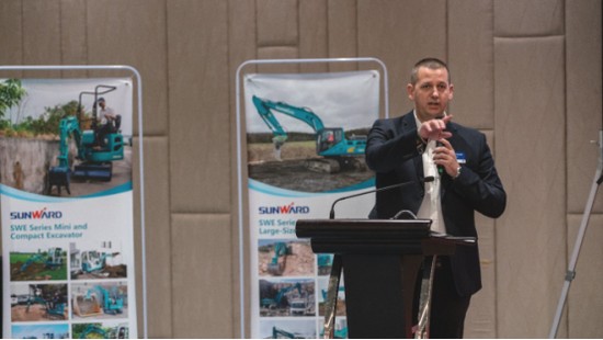 携手同谋未来，，， 鸿运国际智能2018欧洲署理商大会盛大召开