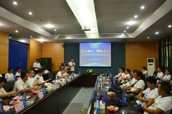 500多名挖掘机用户实地考察，为鸿运国际智能点赞！！