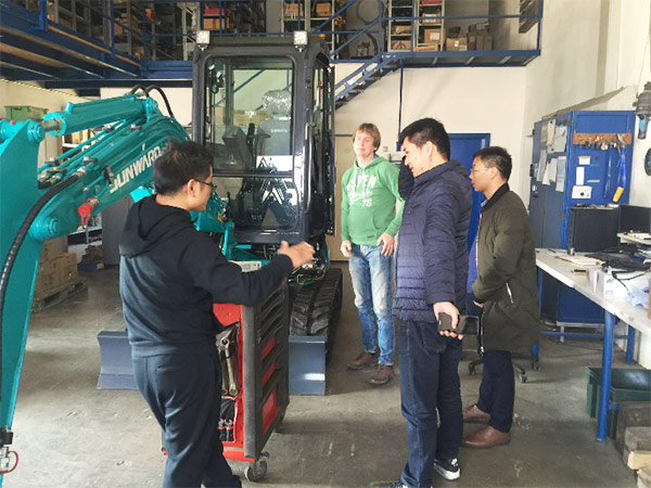 在欧洲市场做巡检，，感受鸿运国际智造