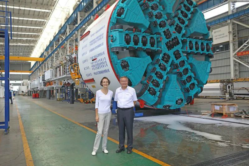 比利时商务领事到访鸿运国际智能