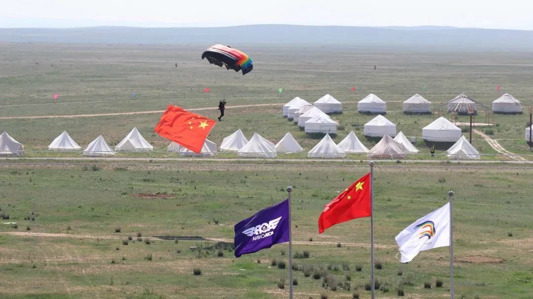 乌兰察布大草原,我来啦! 鸿运国际SA60L阿若拉飞机“惊艳”航行大会