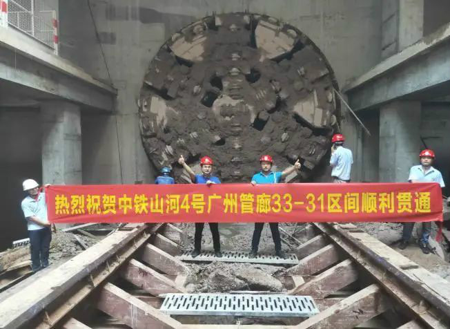 解码鸿运国际智能上半年效果单背后的密码