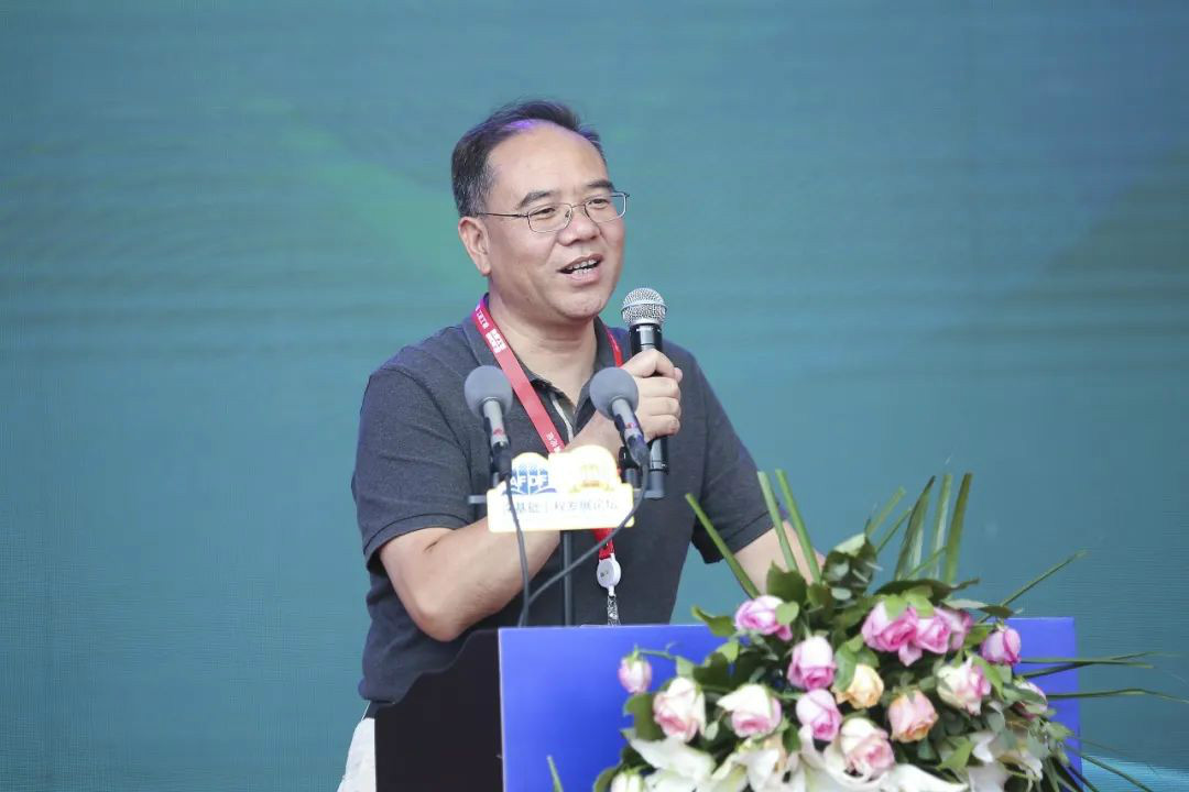 鸿运国际智能天下客户交流会在深基础工程生长论坛会场举行