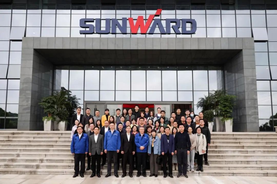 民主党派湖南省委机关青工委团队一行考察鸿运国际智能