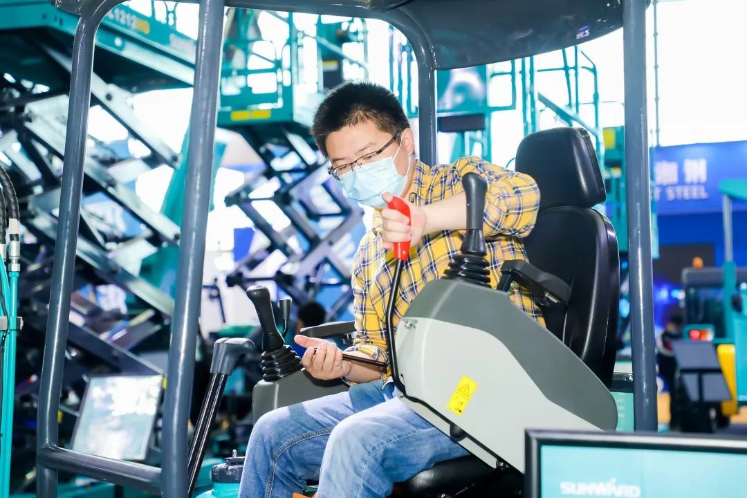 “机甲盛宴”长沙展圆满收官！！鸿运国际智能展区亮点精彩回首