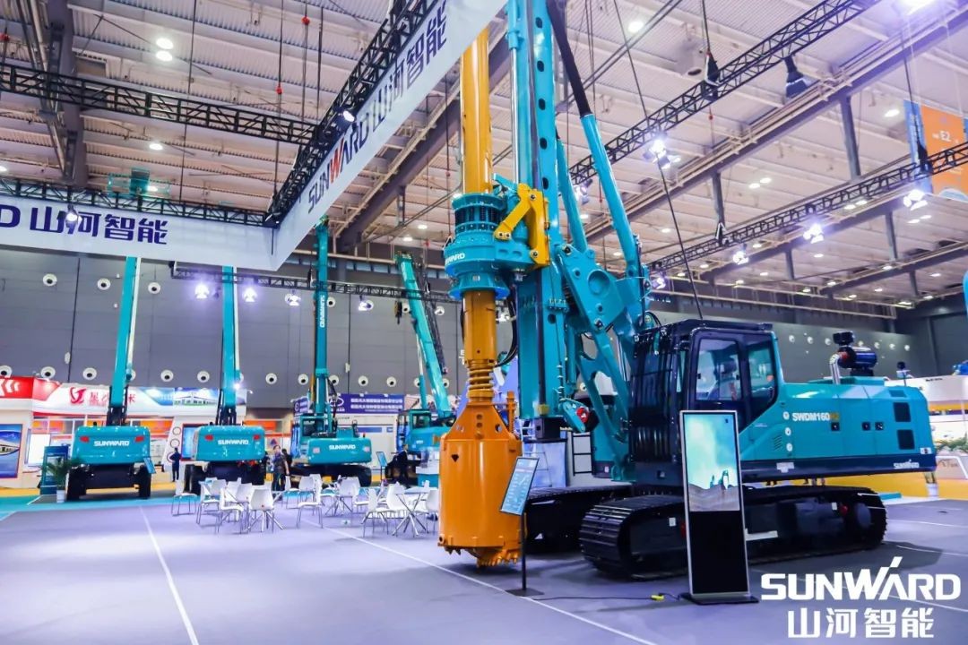 “鸿运国际绿”亮相长沙国际工程机械展，，，50余款产品尽显鸿运国际智能立异实力