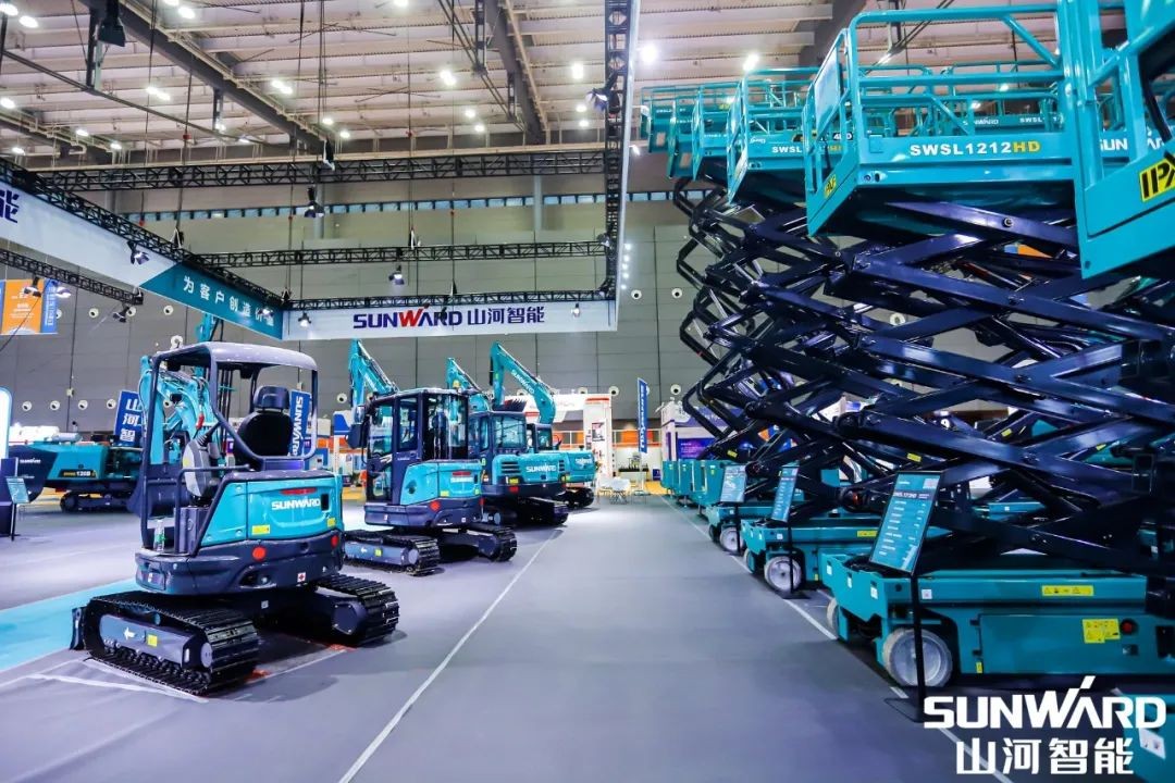 “鸿运国际绿”亮相长沙国际工程机械展，，，50余款产品尽显鸿运国际智能立异实力