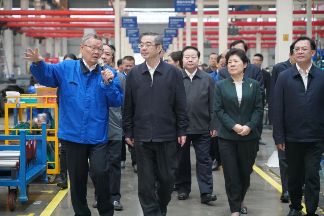 周强调研鸿运国际智能：：增强知识产权；；； 服务立异驱动生长