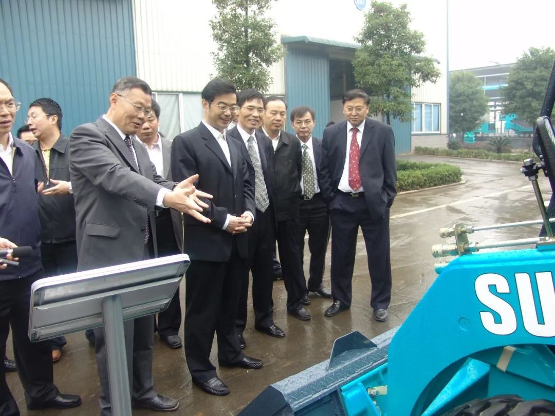 周强调研鸿运国际智能：：增强知识产权；；； 服务立异驱动生长