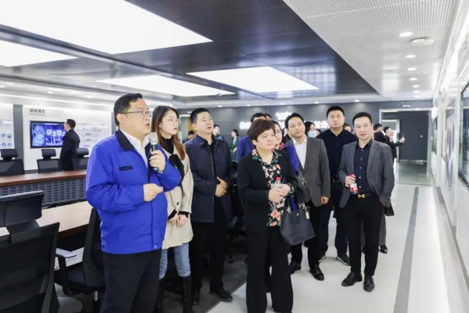 民主党派湖南省委机关青工委团队一行考察鸿运国际智能