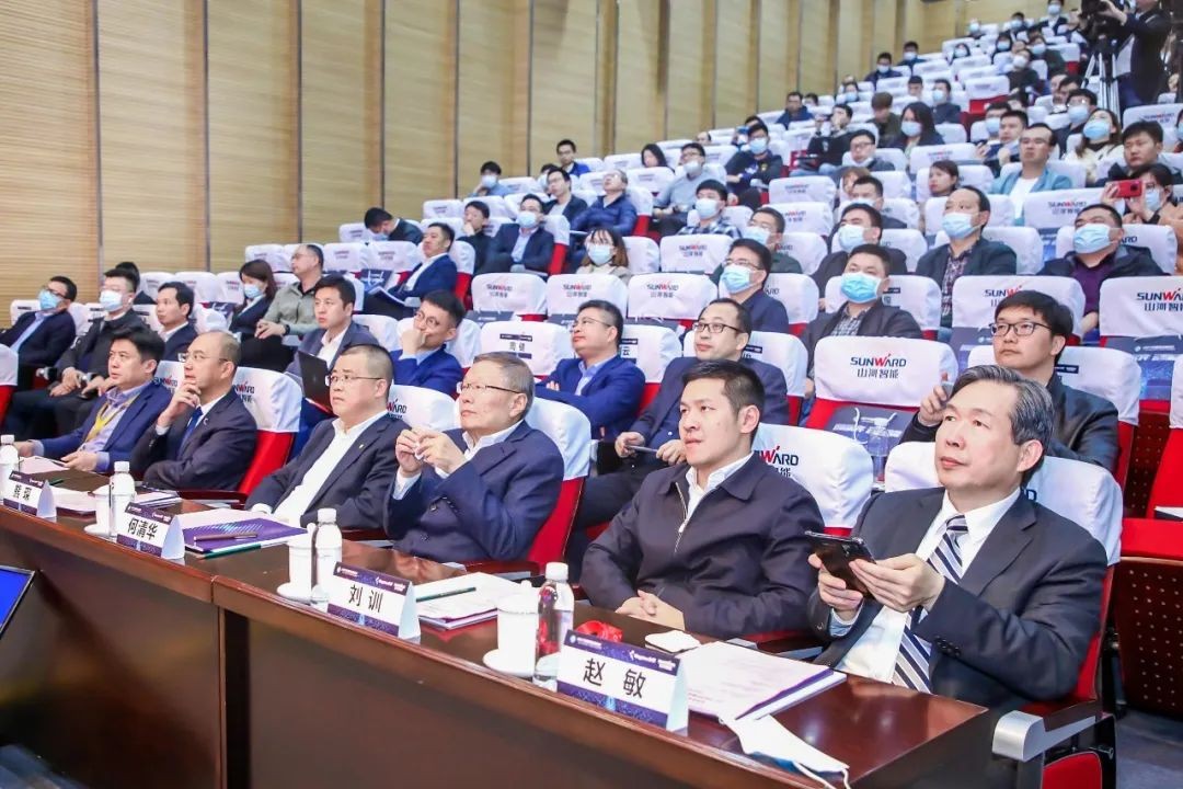 信息手艺与制造业怎样深度融合生长？？行业大咖云集鸿运国际现场论道