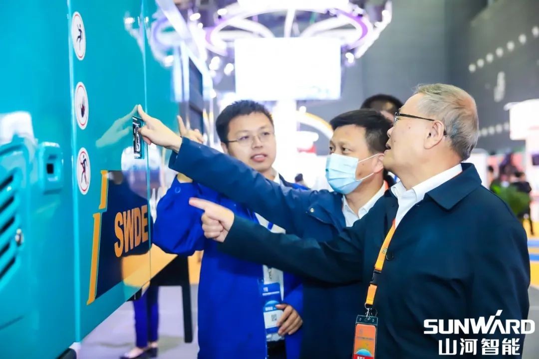 “鸿运国际绿”亮相长沙国际工程机械展，，，50余款产品尽显鸿运国际智能立异实力