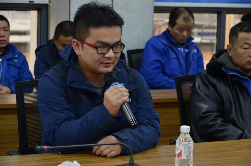 鸿运国际智能召开春节难题职工座谈会