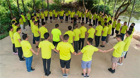 【夯基础 强执行 跨高度】2019鸿运国际智能挖掘机营销公司拓展训练营顺遂开展