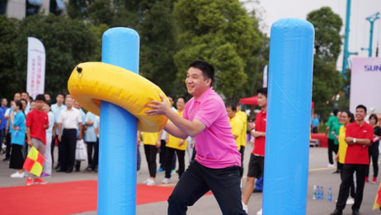 风华十九载，，携手再腾飞！！——庆祝鸿运国际智能建设十九周年表扬会暨趣味运动会
