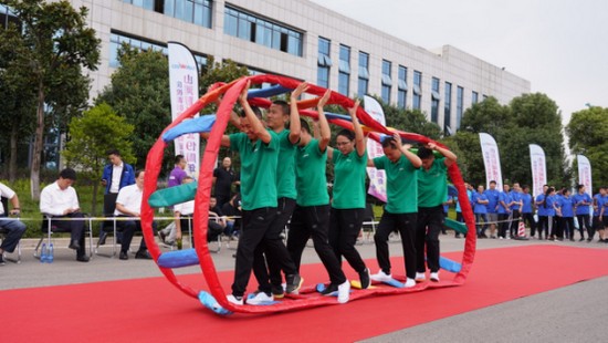 风华十九载，，携手再腾飞！！——庆祝鸿运国际智能建设十九周年表扬会暨趣味运动会