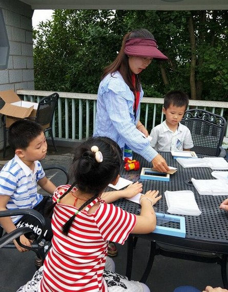 大手牵小手·“顽”转六一，，，鸿运国际智能首次六一亲子主题活动圆满举行