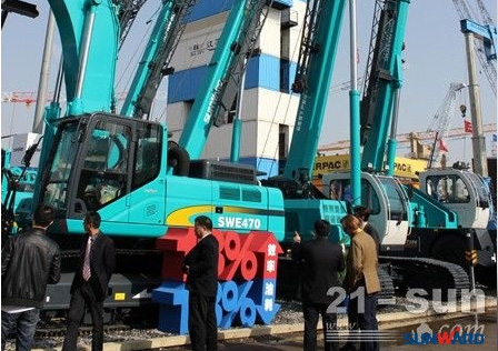 鸿运国际智能何清华：：：潜心追求“鸿运国际之路”