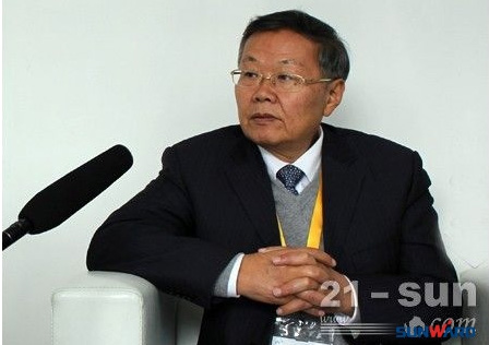 鸿运国际智能何清华：：：潜心追求“鸿运国际之路”