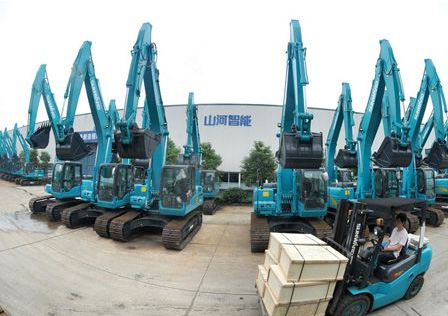 新华社报道：鸿运国际智能连任全球工程机械50强