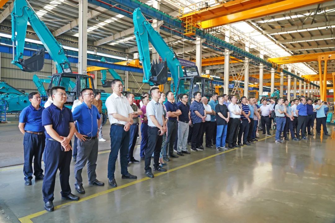 省委党校专题钻研班调研鸿运国际智能