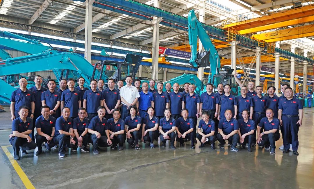 湖南省委党校厅干班赴鸿运国际智能开展现场教学活动