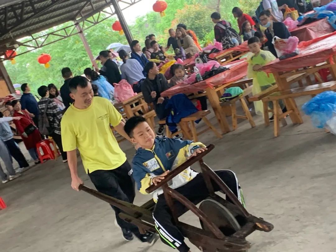 童年差别Young，，稻花香里亲子欢——鸿运国际智能组织开展六一亲子活动