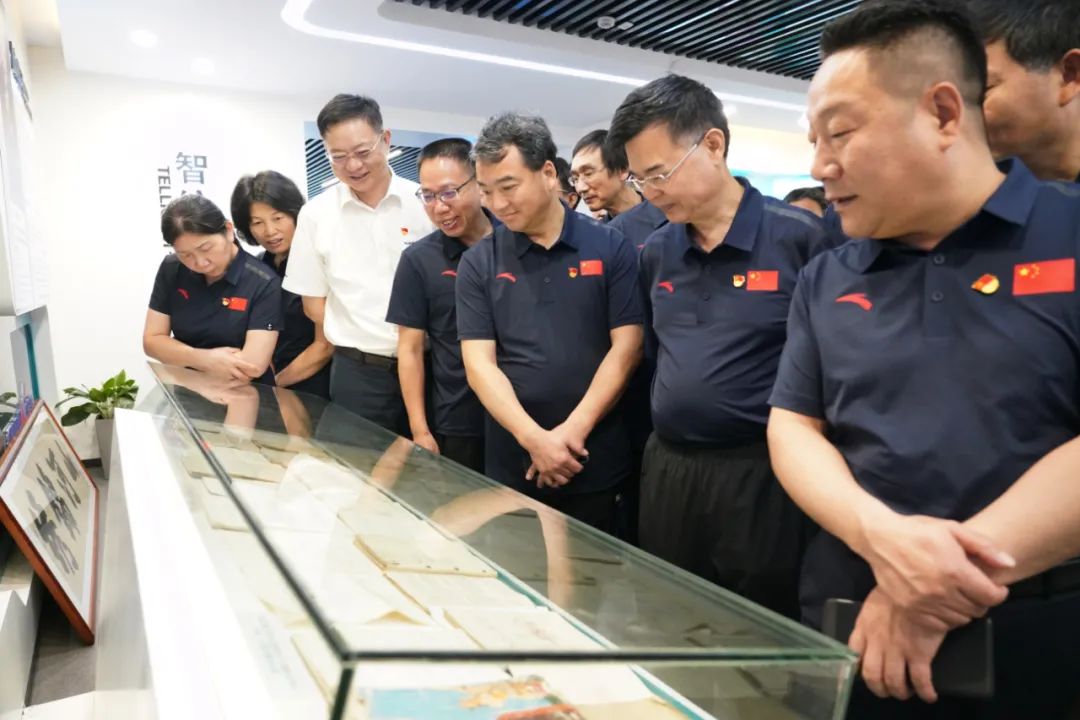 湖南省委党校厅干班赴鸿运国际智能开展现场教学活动