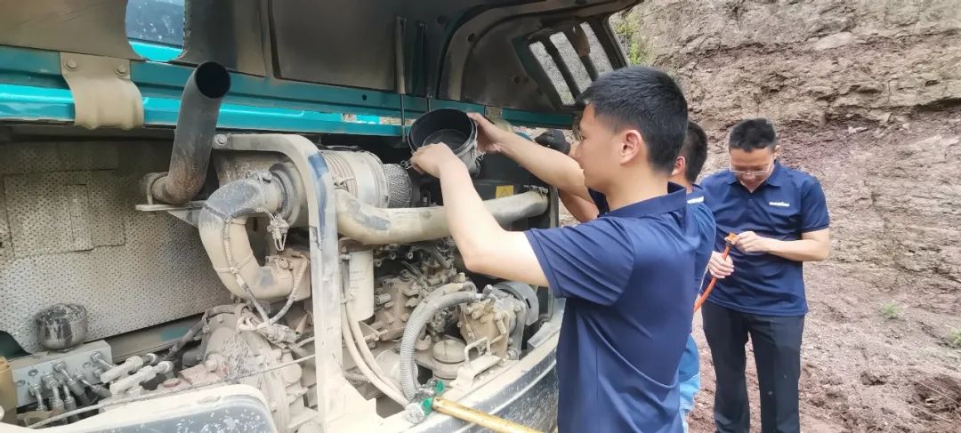 品质鸿运国际 专心折务——鸿运国际智能全球服务万里行走进山城重庆