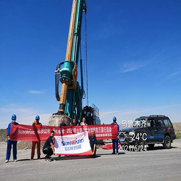 顶酷暑 走沙漠 2021年鸿运国际智能全球服务万里行走进新疆