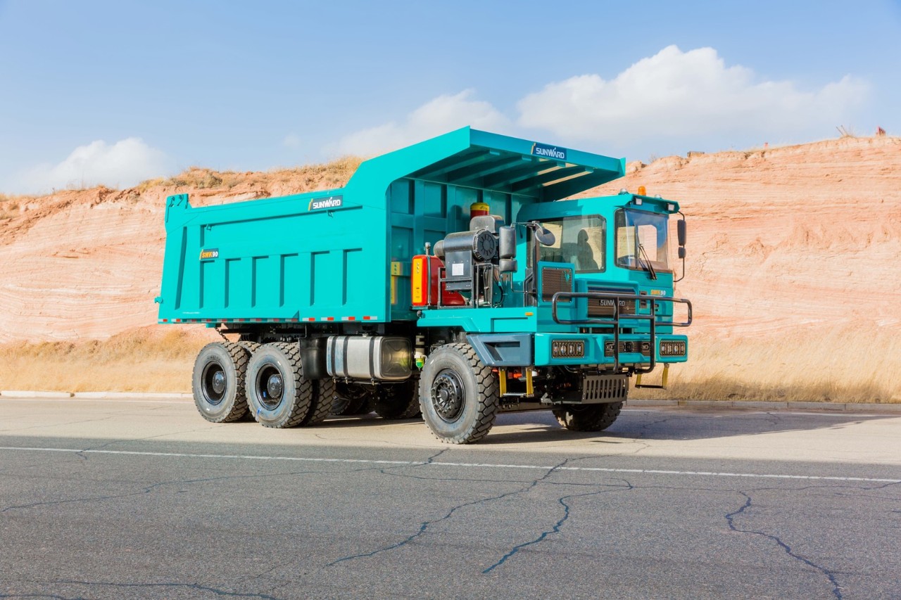 批量出口印度尼西亚！鸿运国际智能智能矿卡征战矿山前线