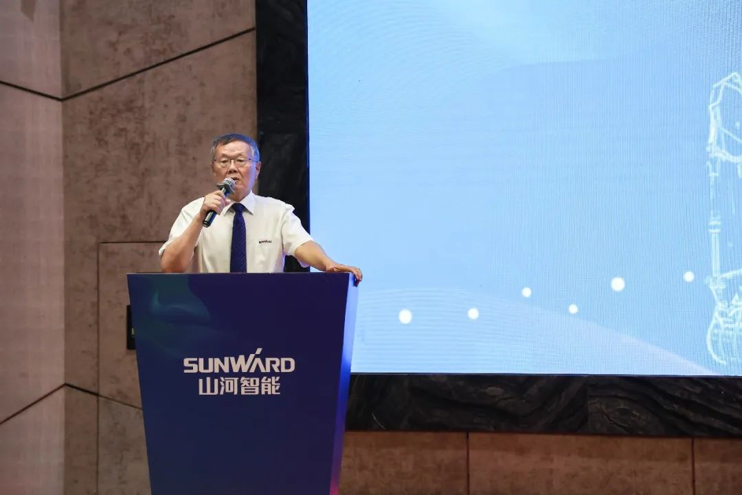 “同心同梦，，协力拼搏” ——鸿运国际智能2021年挖掘机经销商半年度谋划事情聚会圆满召开