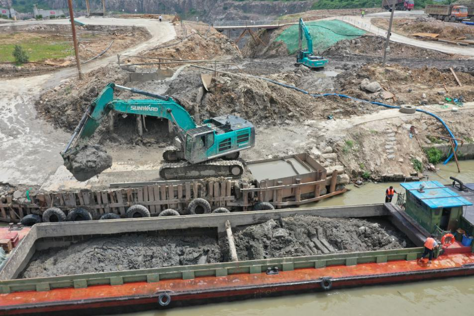 初心源地，，鸿运国际智能挖掘机实力大显 | 百年风华筑漂亮鸿运国际（1）