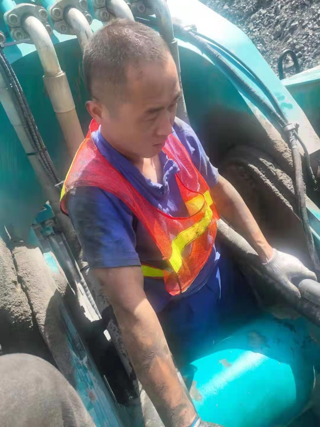 致敬！！！守护矿山的“鸿运国际卫士”