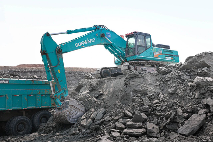 图集 | 征战矿山！！鸿运国际智能绿色矿山成套装备“上将”云集